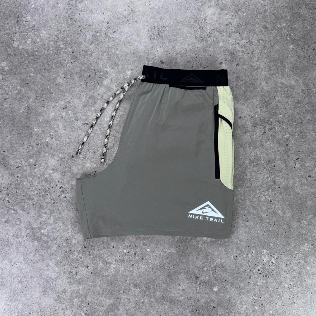 Nike 1/4 zip short trainer set 'olive aura/dark stucco'