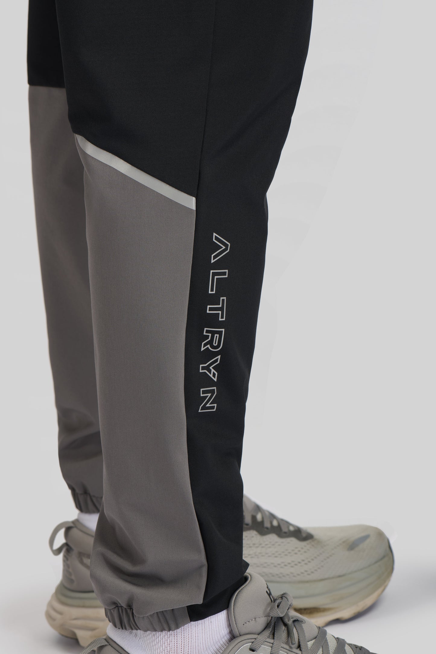 Altryn Cunningham Track Pants 'Black/Grey'