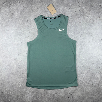 Nike miler vest short set 'clay green'