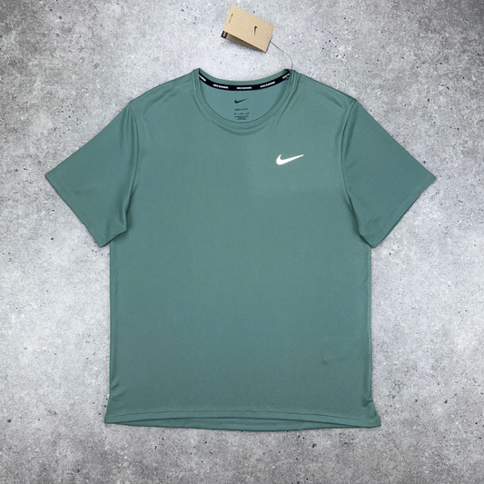 Nike uv miler 'clay green'
