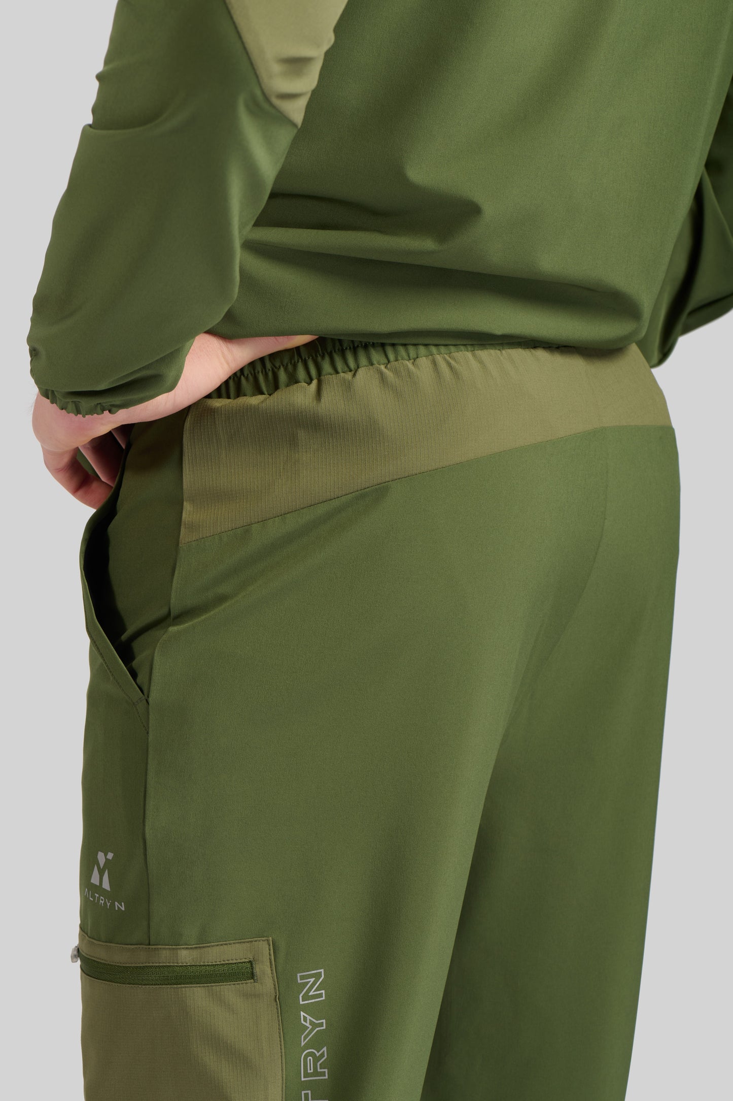 Altryn Wooderson Track Pants 'Khaki Mix'
