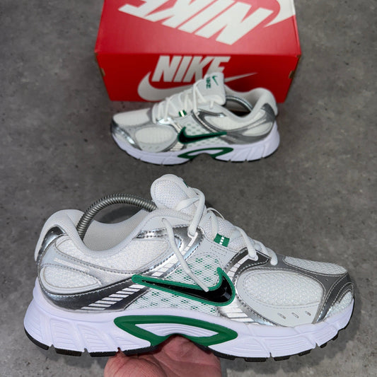 Nike V5 RNR trainers 'vast grey/green'
