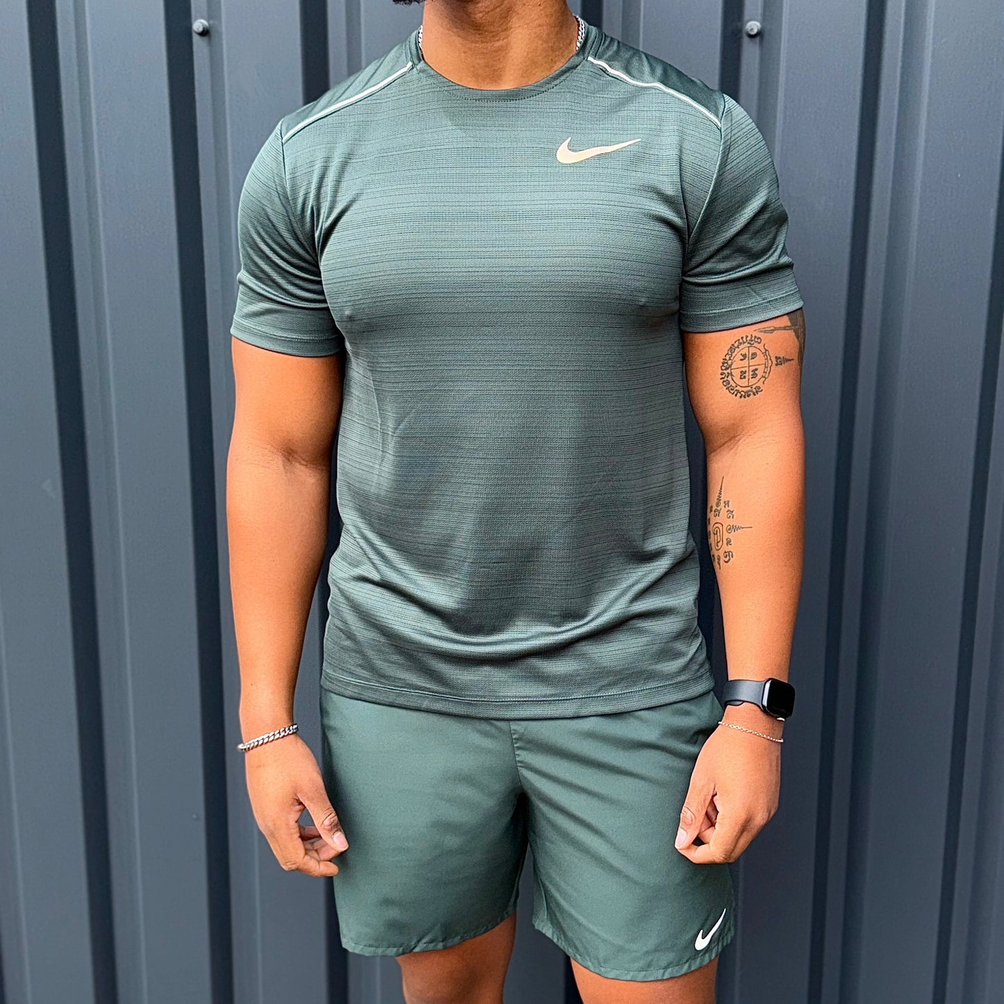 Nike 1/4 zip miler short tri-set 'vintage green'